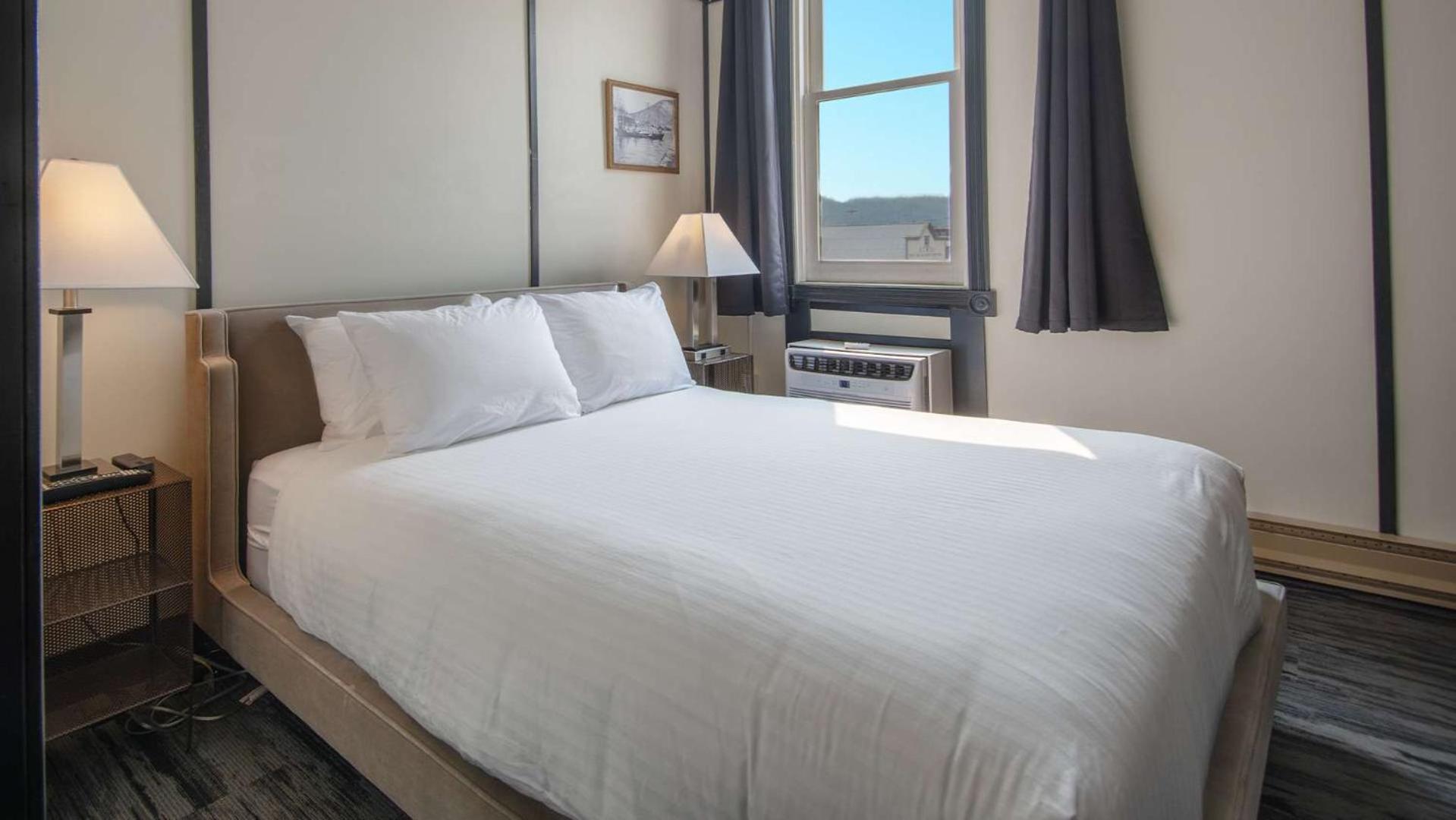 דוסון סיטי Midnight Sun, A Coast Hotel מראה חיצוני תמונה