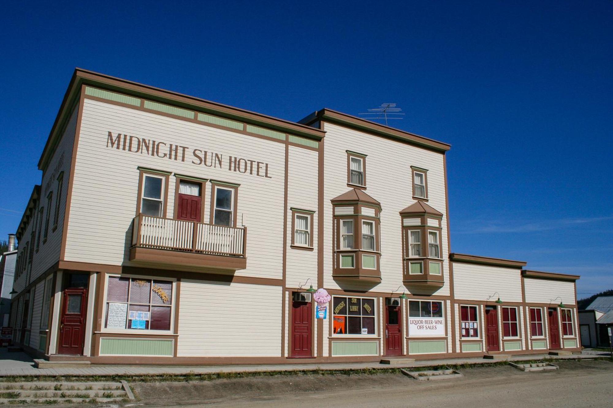 דוסון סיטי Midnight Sun, A Coast Hotel מראה חיצוני תמונה